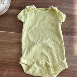 Yellow onesie - 3-6M